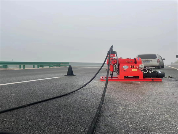 莲花马路路基路面开裂下沉注浆加固灌浆