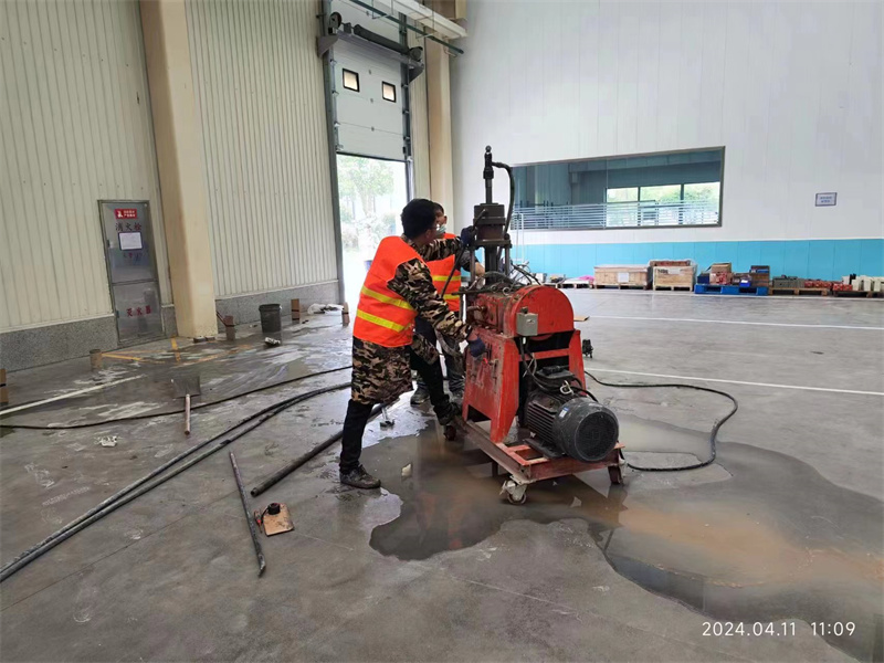 莲花厂房地面下沉塌陷注浆加固施工